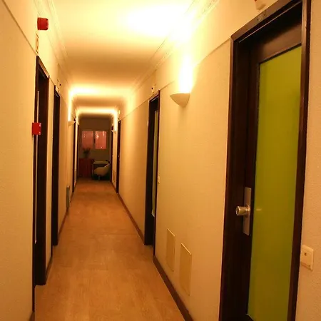 Teimoso فندق فيغيورا دا فوز